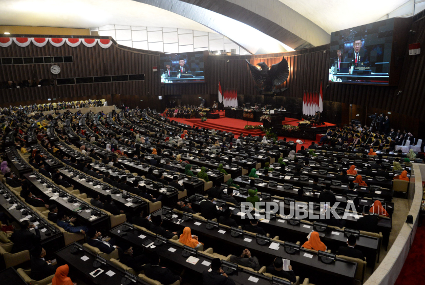 Suasana Sidang Tahunan MPR dan Sidang Bersama DPR - DPD Tahun 2023 di Gedung Nusantara, Kompleks Parlemen, Senayan, Jakarta, Rabu (16/8/2023). Jokowi menyampaikan pidato kenegaraan dalam rangka Hari Ulang Tahun (HUT) ke-78 Kemerdekaan RI. Presiden Joko Widodo menghadiri Sidang Tahunan MPR Tahun 2023 kali ini mengenakan pakaian adat Tanimbar Maluku.