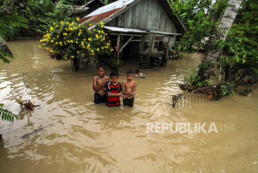 Ketinggian banjir yang merendam permukiman penduduk di Aceh Selatan berkisar 20 hingga 50 sentimeter. Ilustrasi.