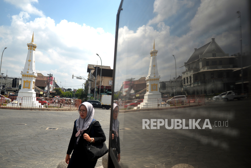 Tugu Pal Putih salah satu tempat yang termasuk dalam Sumbu Filosofi Yogyakarta di Yogyakarta.