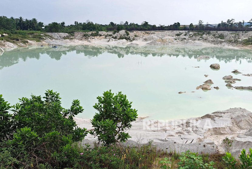 Danau Kaolin di Pulau Belitung