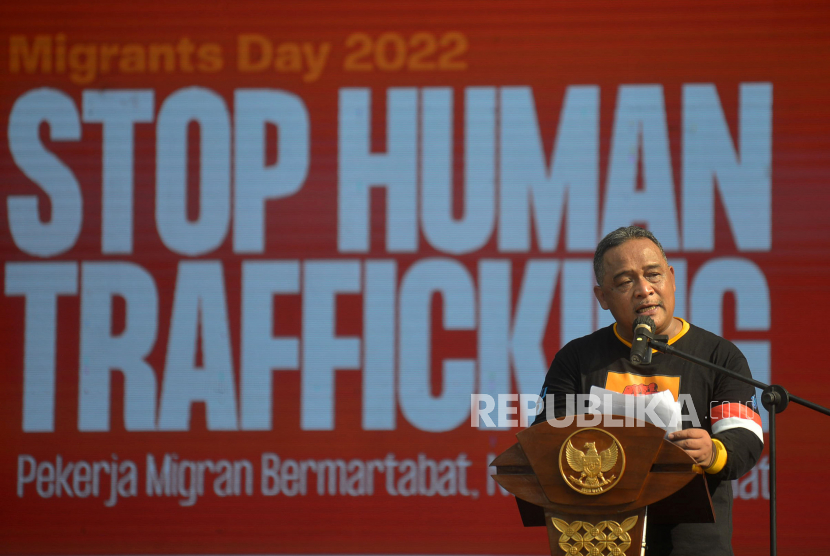 Kepala Badan Pelindungan Pekerja Migran Indonesia (BP2MI)  Benny Rhamdani.BP2MI ingatkan negara akan lebih mudah lakukan perlindungan bagi PMI legal 