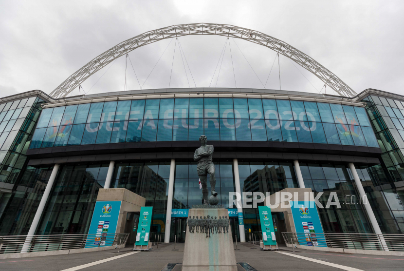 Stadion Wembley, London, Inggris jadi tempat laga semifinal dan final Euro 2020.