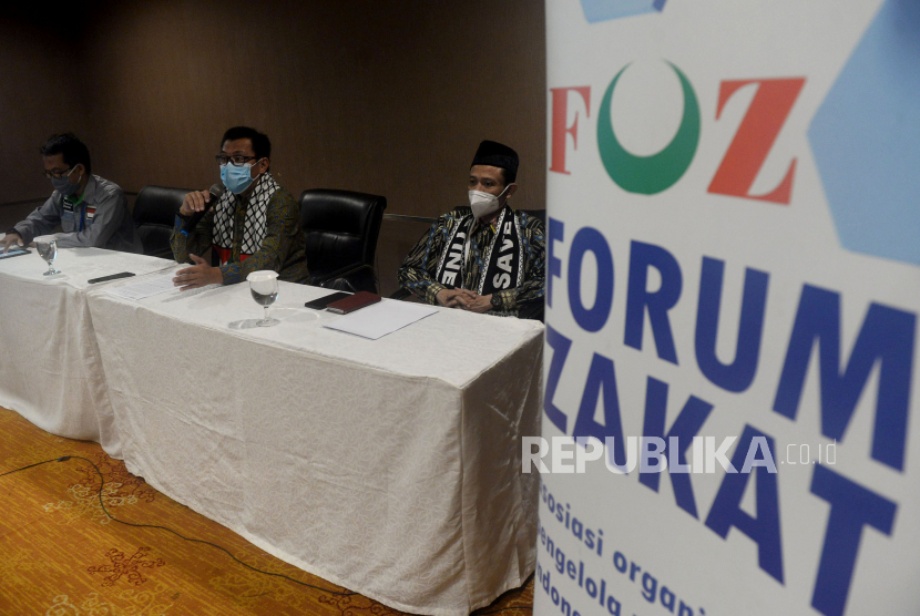 Jajaran pimpinan Forum Zakat (FOZ) saat menggelar konferensi pers. FOZ merupakan asosiasi organisasi pengelola zakat yang beranggotakan 163 lembaga dari berbagai latar belakang dan skala. 