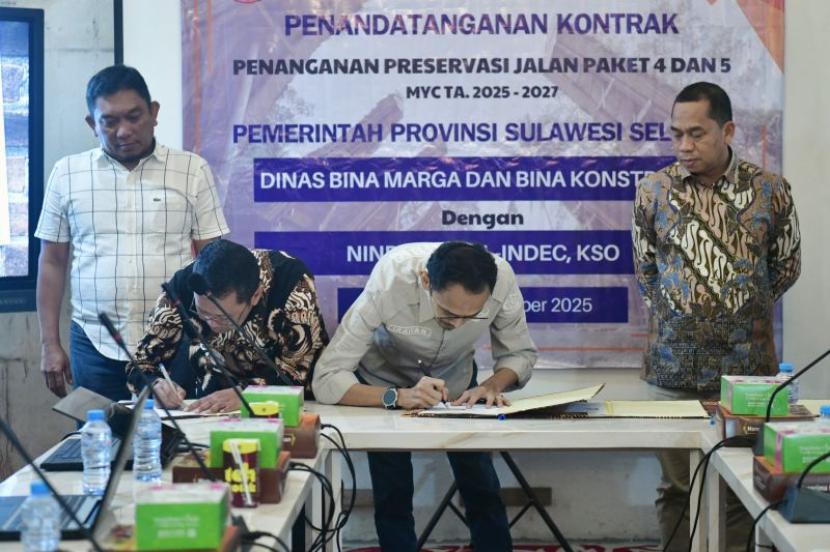 Pemprov Sulsel teken kontrak preservasi jalan senilai Rp1 triliun.