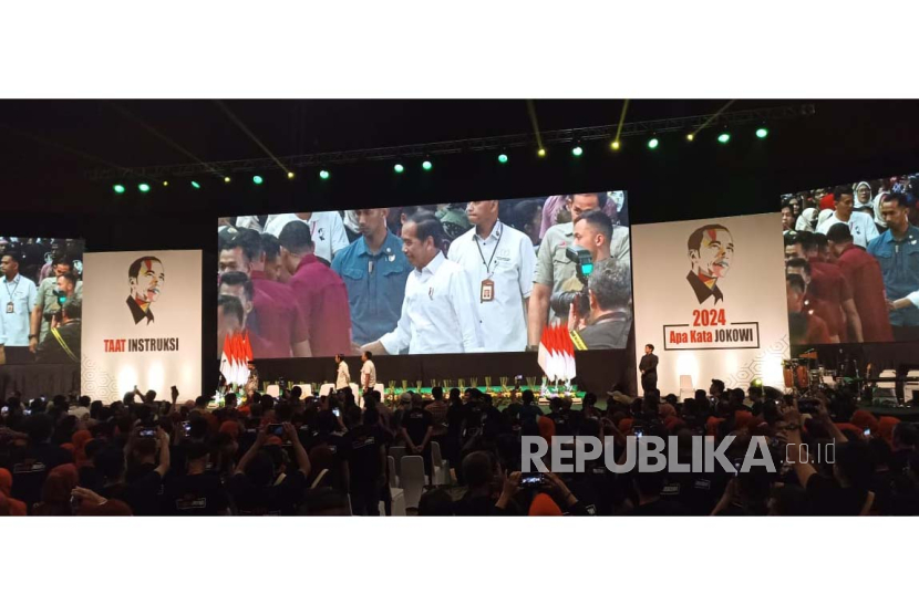 Presiden Jokowi menghadiri gelaran Konsolidasi Nasional Jaringan Relawan Alap-Alap Jokowi di Sentul International Convention Center (SICC), Kabupaten Bogor, Sabtu (7/10/2023).