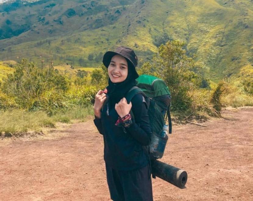 3 Rekomendasi OOTD Naik Gunung Hijab Terbaik dan Paling Nyaman