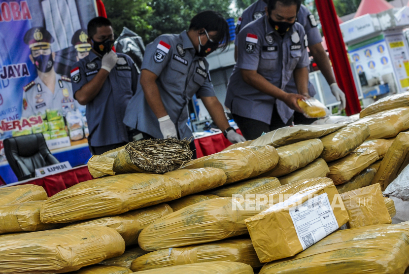 Badan Narkotika Nasional Provinsi (BNNP) Lampung menggagalkan pengiriman 248,057 kilogram narkotika jenis ganja yang dikemas dalam 248 bungkus berwarna cokelat (Foto: ilustrasi)
