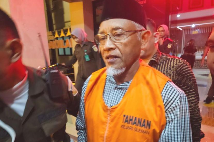 Mantan Bupati Sleman Ditahan Terkait Kasus Korupsi Dana Hibah Pariwisata