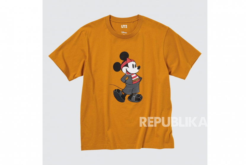 Di momen 10 tahun ini, Uniqlo juga meluncurkan koleksi Uniqlo t-shirt atau UT edisi terbatas yang terinspirasi dari karakter Disney favorit Mickey Mouse, yang memiliki pose ikoniknya yang dikenali dan disukai lintas generasi. Hadir dengan desain-desain lokal yang spesial dan unik, Mickey Mouse mengenakan pakaian tradisional Bali dan Madura untuk merepresentasikan budaya Indonesia yang membawa kebahagiaan lebih dekat kepada para fans dan pelanggan setia Uniqlo di Indonesia.