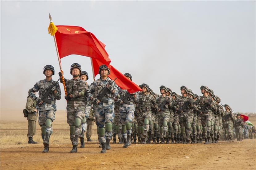 Hampir 10.000 Tentara Pembebasan Rakyat China berpartisipasi dalam latihan di Tibet.