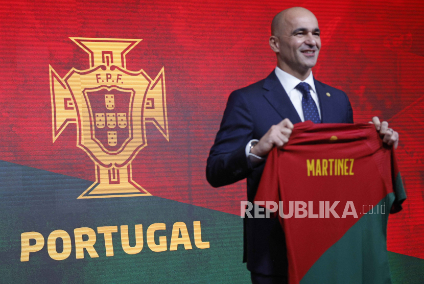 Mantan pelatih timnas Belgia, Roberto Martinez, kini resmi membesut timnas Portugal.