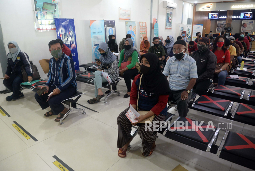 PT KAI Daerah Operasi (Daop) 8 Surabaya menghentikan seluruh perjalanan kereta api (KA) penumpang tujuan Bandung dan Jakarta mulai Jumat 24 April 2020 (Foto: ilustrasi stasiun kereta api)