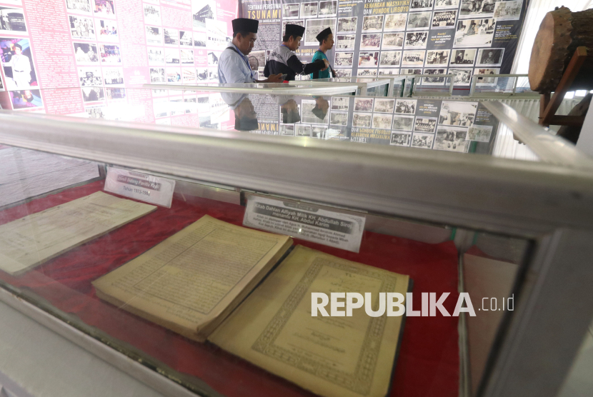 Melihat Koleksi Benda Sejarah Pesantren Lirboyo dari Masa ke Masa