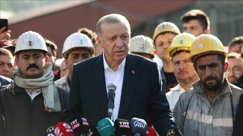 Jumlah pekerja yang tewas dalam ledakan di sebuah tambang batu bara di utara Turki utara bertambah menjadi 41 orang