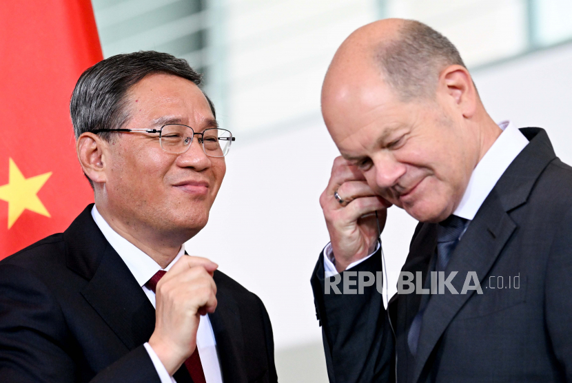 Kanselir Jerman Olaf Scholz mendesak Cina agar menggunakan pengaruhnya terhadap Rusia demi mengakhiri perang di Ukraina saat bertemu Perdana Menteri Cina Li Qiang 