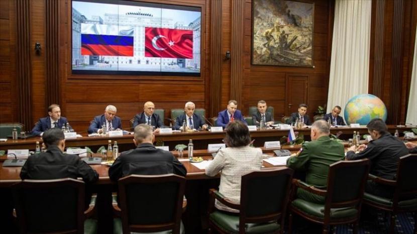 Para pejabat militer Rusia dan Turki bertemu di Moskow untuk membahas jalan keluar yang aman dari kapal dagang Turki dan ekspor biji-bijian dari pelabuhan Ukraina.