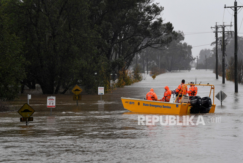 Perdana Menteri Australia Anthony Albanese pada Ahad (16/10/2022) mengunjungi sejumlah wilayah di negara bagian Victoria yang dilanda banjir, termasuk Kota Melbourne