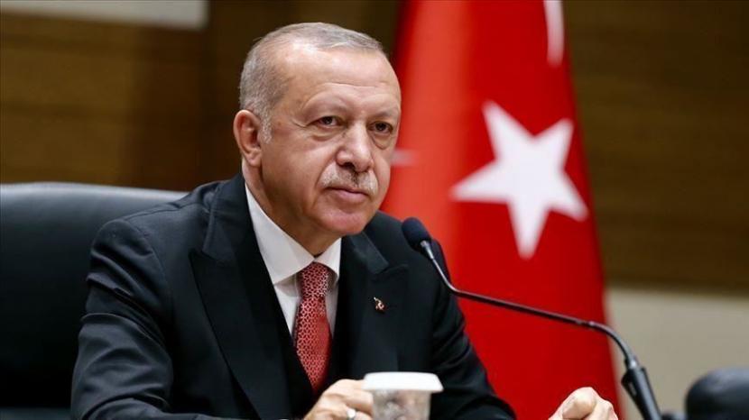 Presiden Turki Recep Tayyip Erdogan menyatakan harapannya agar presiden dan ibu negara Amerika Serikat segera pulih dari Covid-19.