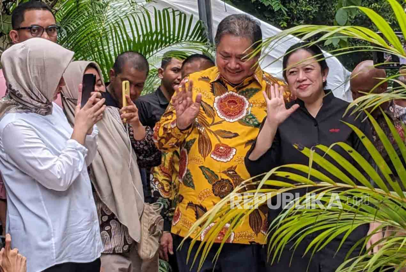 Ketua DPP Partai Demokrasi Indonesia Perjuangan (PDIP), Puan Maharani bersilaturahim ke kediaman Ketua Umum Partai Golkar, Airlangga Hartarto di Jakarta, Kamis (27/7/2023).