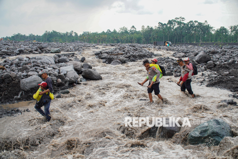 Banjir Lahar Hujan Semeru, 474 Warga Lumajang Terisolasi