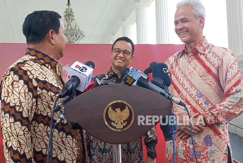 Tiga calon presiden Prabowo Subianto, Anies Rasyid Baswedan, dan Ganjar Pranowo usai dijamu Presiden Joko Widodo di Istana Merdeka, Jakarta Pusat, Senin (30/10/2023). 