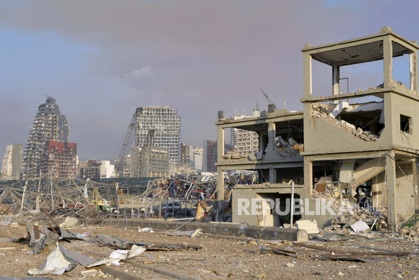 Sebanyak 1.234 personel TNI anggota Satgas Kontingen Garuda UNIFIL yang berada di wilayah Lebanon dalam keadaan aman. [Foto: Ilustrasi bangunan yang rusak akibat ledakan di Beirut, Lebanon.] 