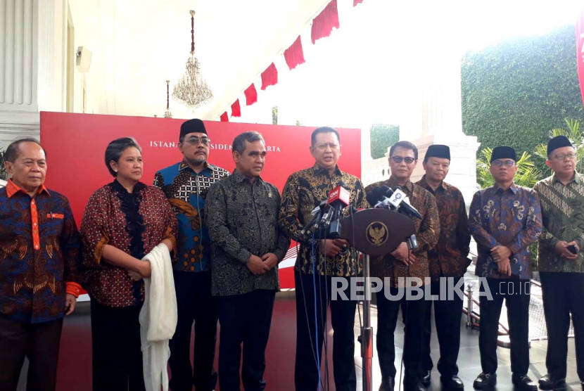 Para pimpinan MPR usai menemui Presiden Joko Widodo (Jokowi) di Istana Kepresidenan Jakarta, Rabu (9/8/2023).
