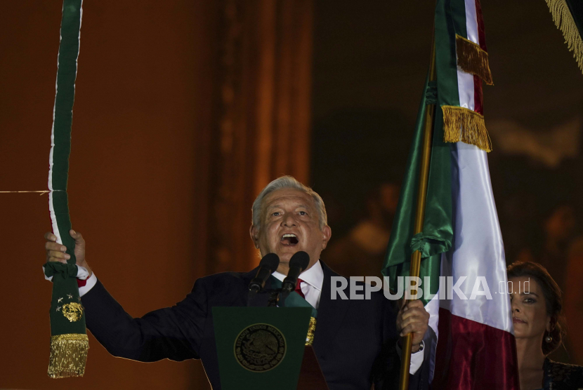  Patung Presiden Meksiko di Kantong Suara Oposisi Dihancurkan. Presiden Meksiko Andres Manuel Lopez Obrador.