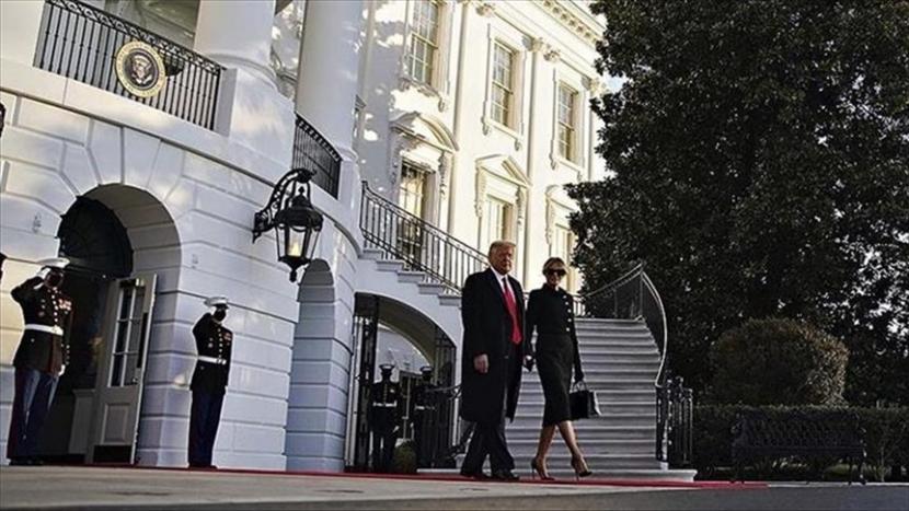residen Amerika Serikat (AS) ke-45 yang penuh kontroversi di akhir jabatannya, Donald Trump, pada Rabu (20/1), resmi meninggalkan Gedung Putih untuk terakhir kalinya