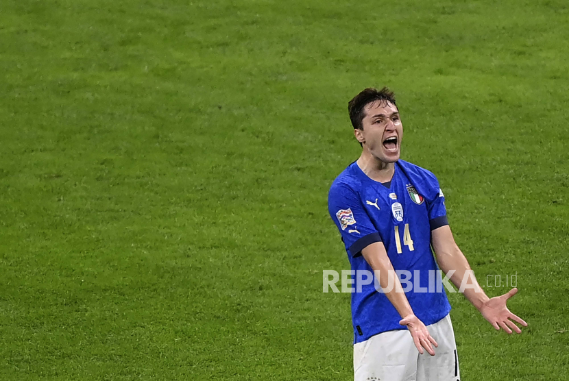  Reaksi Federico Chiesa dari Italia pada pertandingan sepak bola semifinal UEFA Nations League antara Italia dan Spanyol di stadion San Siro, di Milan, Italia, Kamis (7/10) dini hari WIB.