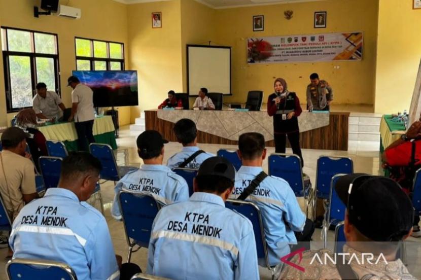 Disbun Kaltim perkuat sinergi masyarakat tekan risiko kebakaran lahan.