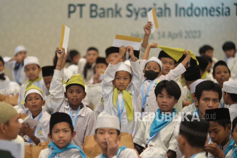 ank Syariah Indonesia (BSI) menjadi bank paling favorit menurut hasil survei Republika pada 20-26 April 2023 yang diikuti 6.006 responden di seluruh Indonesia dan luar negeri.