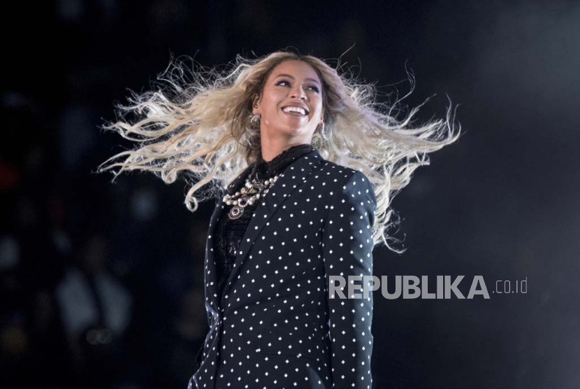 Penyanyo Beyonce. Beyonce dilaporkan akan hadir dalam sebuah rapat umum di Houston pada Jumat (25/10/2024) waktu Amerika untuk mendukung Kamala Harris. 