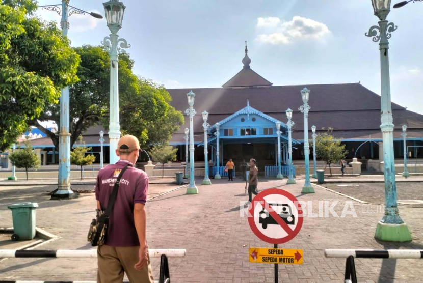 Potret kawasan masjid agung Solo yang akan direnovasi menggunakan dana hibah UEA sebesar 16 miliar, Rabu (5/6/2024). 