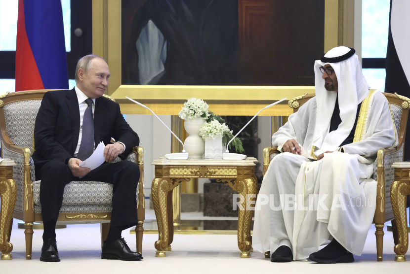 Presiden Rusia Vladimir Putin bertemu Presiden UEA Sheikh Mohammed bin Zayed Al Nahyan