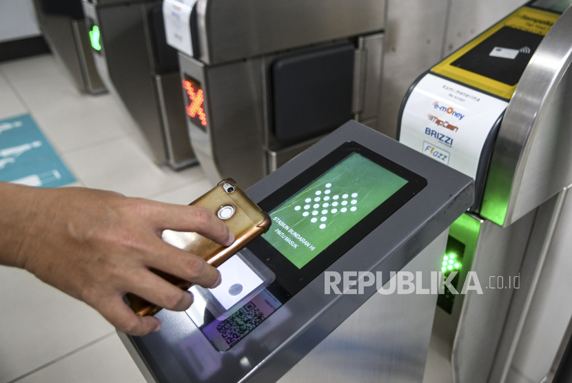 Ilustrasi. Pemerintah Provinsi DKI Jakarta bersiap mengubah basis data untuk tiket angkutan umum dari chip base menjadi basis data pengguna (account base ticketing).