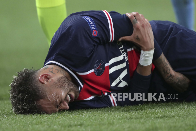 Bintang Paris Saint-Germain (PSG) Neymar kembali dibekap cedera.