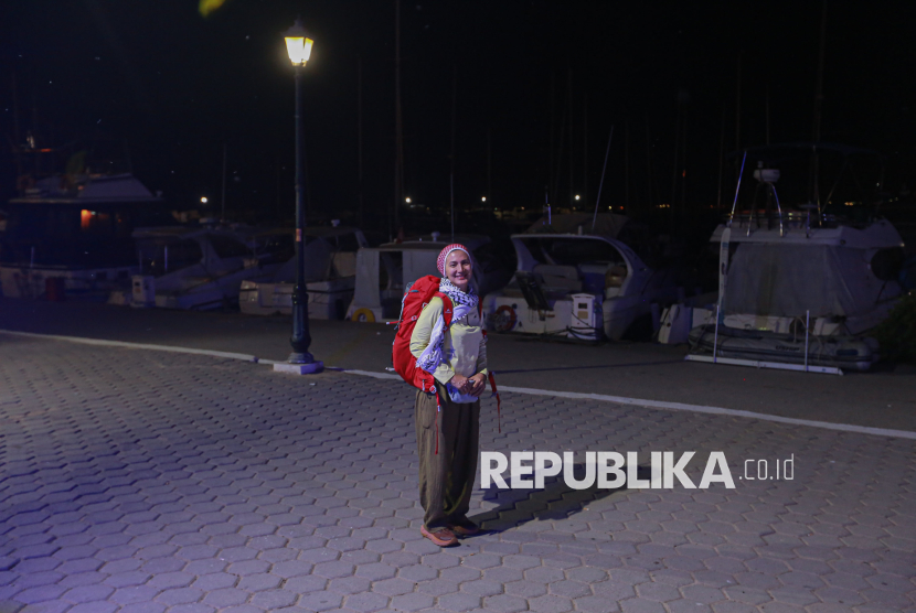 Wanda Hamidah bersiap melakukan pelayaran bersama aktivis Global Sumud Flotilla menuju Gaza di Pelabuhan Sidi Bou Said di Tunisia, Selasa (16/9/2025) untuk menembus blokade Gaza.