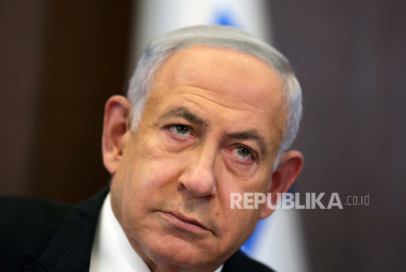 Israeli Prime Minister Benjamin Netanyahu attends the weekly cabinet meeting in the prime minister