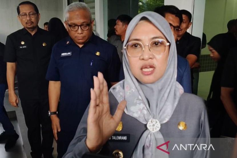 Bupati Gowa sikapi video viral mobil ambulans angkut sepeda motor.