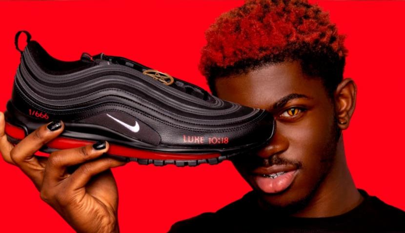 .Nike Tuntut Sepatu Setan yang Menggunakan Produknya