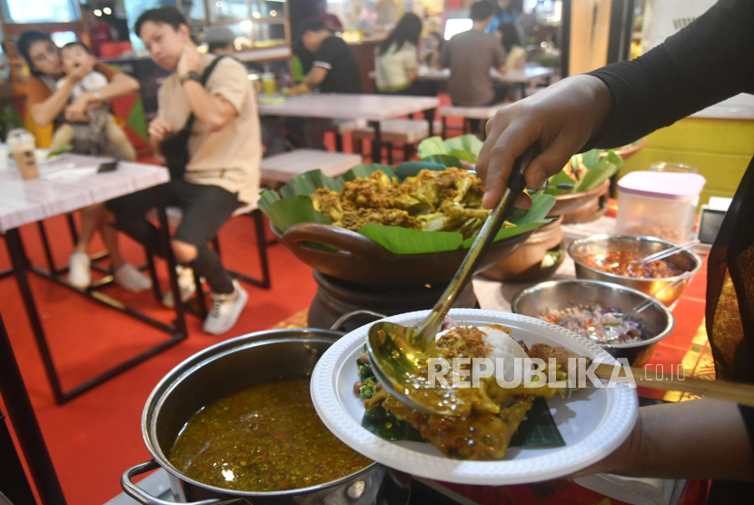 Kementerian Badan Usaha Milik Negara (BUMN) menyebutkan bahwa gelaran Festival Jelajah Kuliner Nusantara yang diselenggarakan di Kota Bandung, Jawa Barat, (ilustrasi)