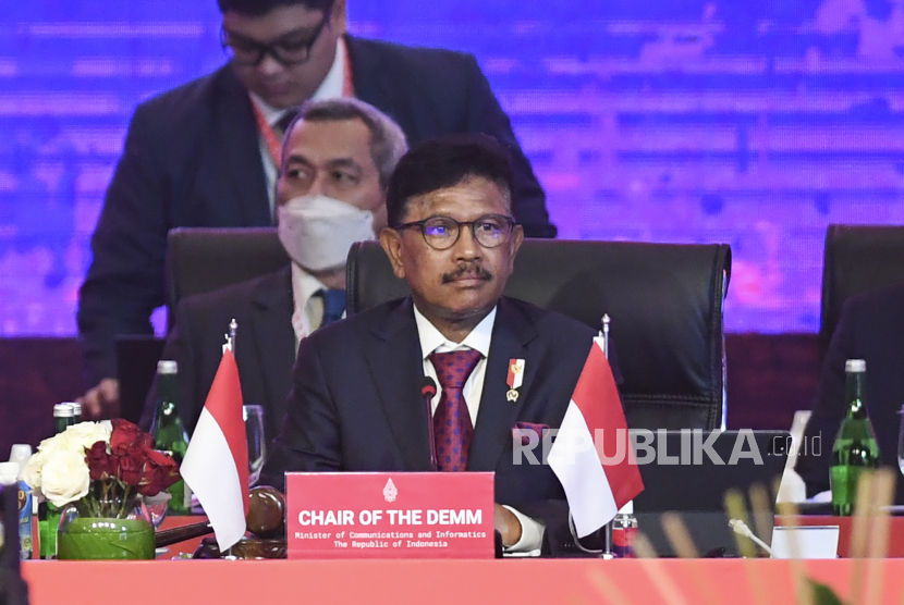 Menteri Komunikasi dan Informatika Ekonomi Johnny G. Plate bersiap memimpin pembukaan Pertemuan Tingkat Menteri Ekonomi Digital (DEMM) Presidensi G20 Indonesia di Nusa Dua, Bali, Kamis (1/9/2022). 