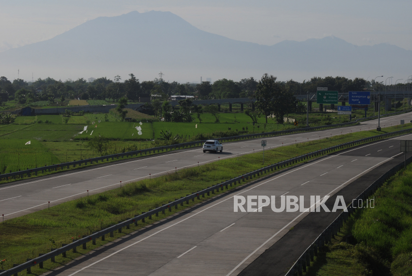Tol Ngawi-Kertosono Bakal Dipadati 191.500 Kendaraan Saat Puncak Mudik (ilustrasi).