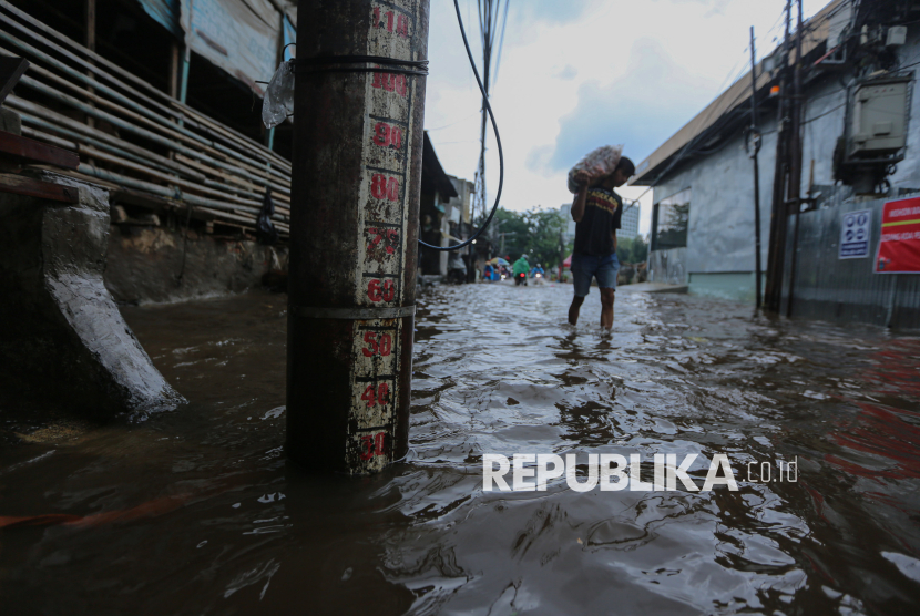 Banjir Jakarta Masih Genangi Seratusan RT, 1.349 Warga Mengungsi