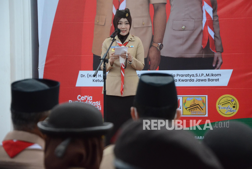 Ketua Kwarda Jawa Barat Atalia Praratya menyampaikan sambutan saat Pelepasan Peserta Jabore Nasional XI 2022 Kontingen Jawa Barat, di Aula Barat Bedung Sate, Kota Bandung