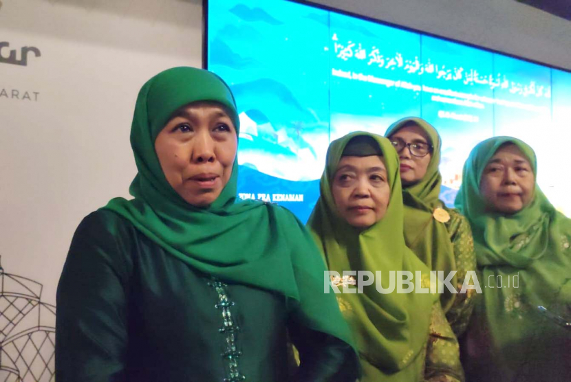 Gubernur Jatim Khofifah Indar Parawansa. Khofifah Indar Parawansa memastikan ketersediaan bahan pokok di Jawa Timur selama liburan natal dan tahun baru 2024 (Nataru) dalam keadaan aman.