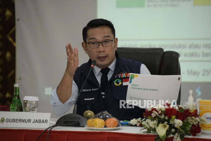 Gubernur Jabar Ridwan Kamil memimpin rapat Gugus Tugas Percepatan Penanggulangan Covid-19 Jabar 