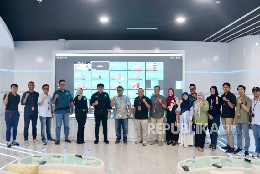 Telkom Jawa Barat (Jabar) berkolaborasi dengan Ikatan Dokter Indonesia (IDI) Jabar dalam digitalisasi pelayanan kesehatan melalui solusi Indibiz Klinik.
