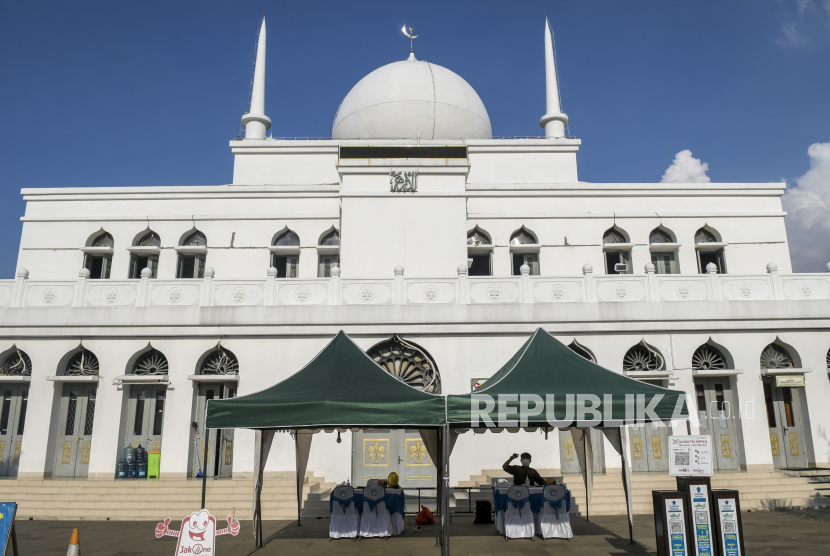 Masjid Agung Al-Azhar di Kebayoran Baru, Jakarta Selatan, menjadwalkan melaksanakan sholat Idul Adha.